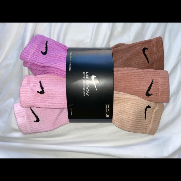 COPY - COPY - NIKE MULTI COLORED SOCKS 6PACK - Picture 6 of 8